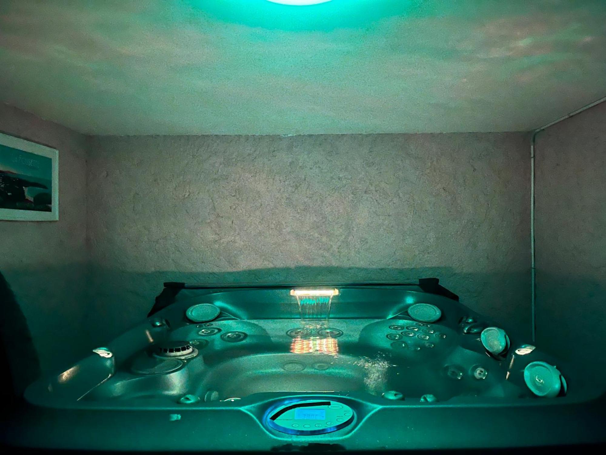 Bas De Villa 70M2 Independant Avec Espace Jacuzzi Prive Льо Лаванду Екстериор снимка